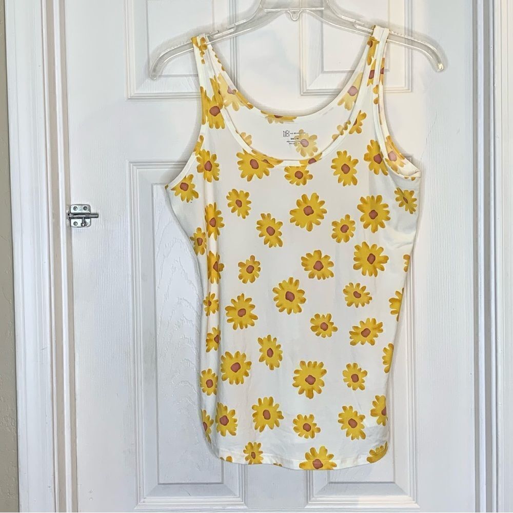 No Boundaries Sunflower Tank Top Size XXL